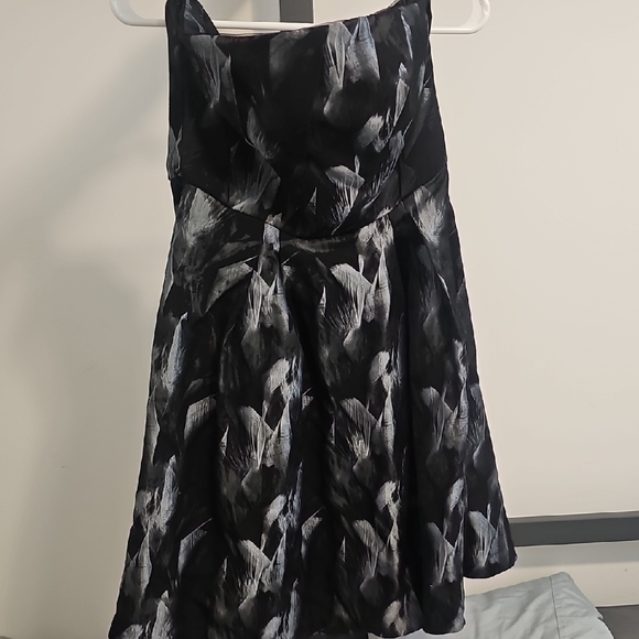 White House Black Market Dresses & Skirts - White House Black Market Elegant Black and Gray Strapless Dress